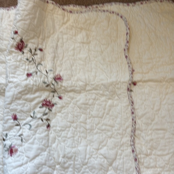 2-pc Floral Embroidered Pillow Shams Queen 100% Cotton Quilted (Cream,20"X28") - Picture 9 of 10